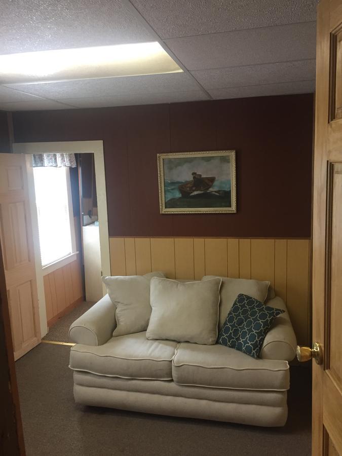 The Wheelhouse Inn Pine Hill Exterior photo